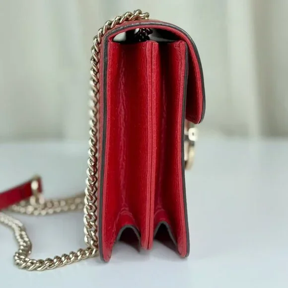 Gucci Red Leather GG Logo Crossbody Bag with Chain Strap & Gold Hardware - Picture 4 of 10